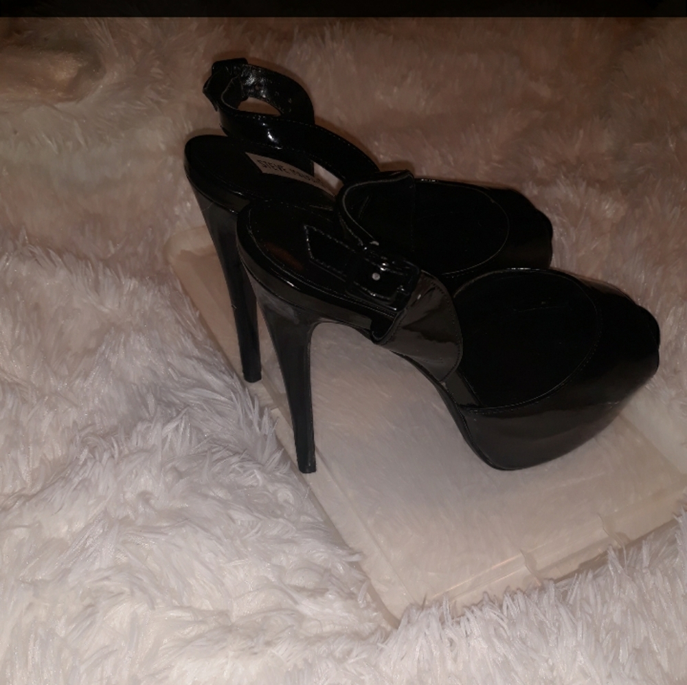 Steve Madden sandals